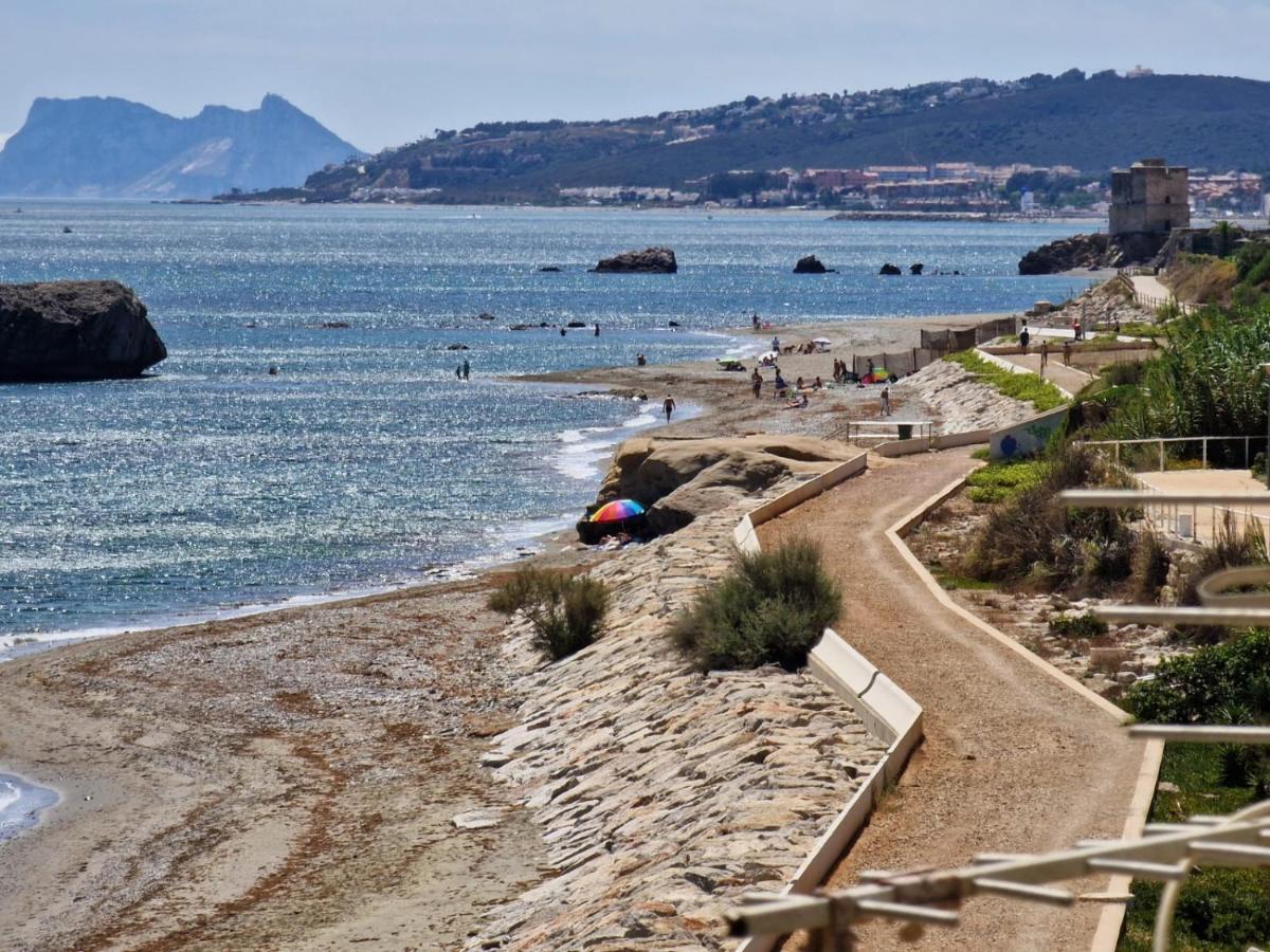 Apartamento Beachfront, Top Floor Corner 2-Bed, Estepona Paseo Exterior foto