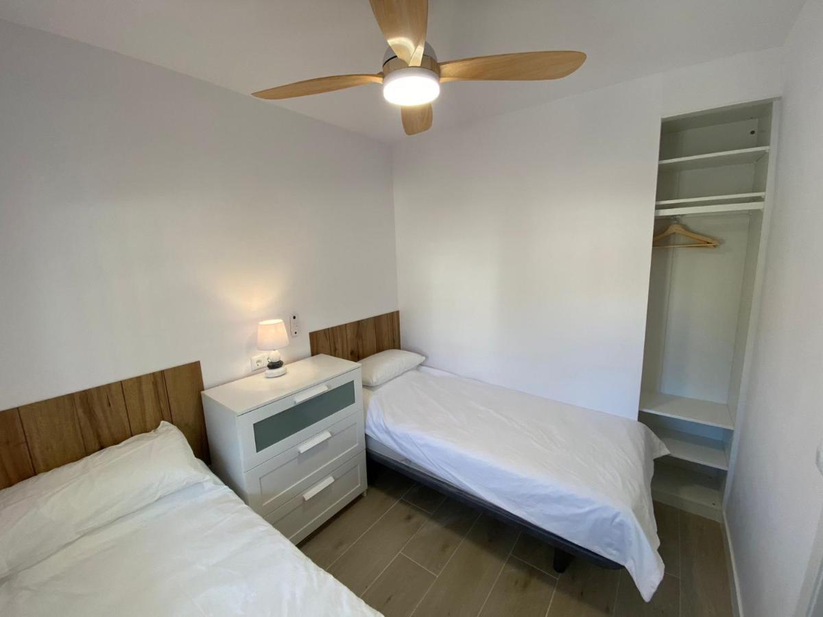 Apartamento Beachfront, Top Floor Corner 2-Bed, Estepona Paseo Exterior foto