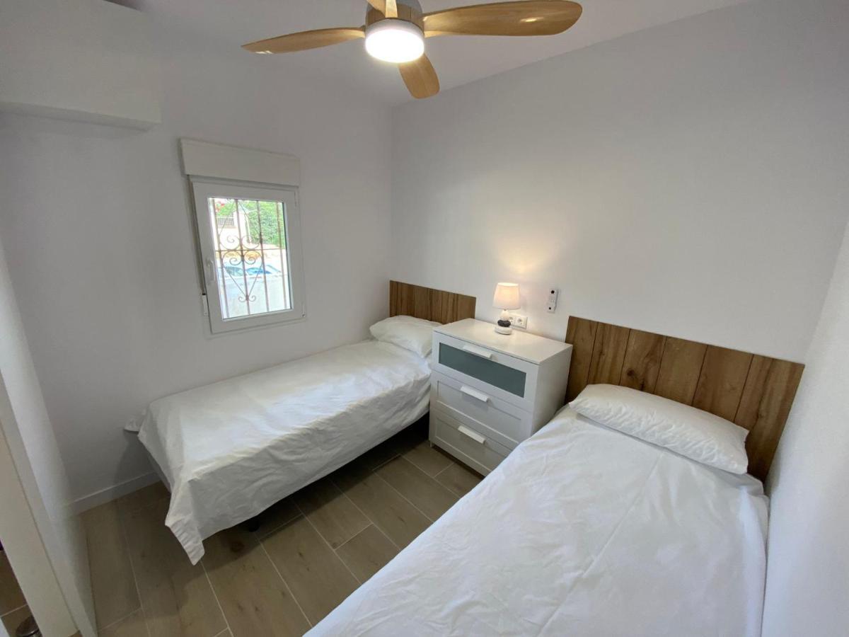 Apartamento Beachfront, Top Floor Corner 2-Bed, Estepona Paseo Exterior foto