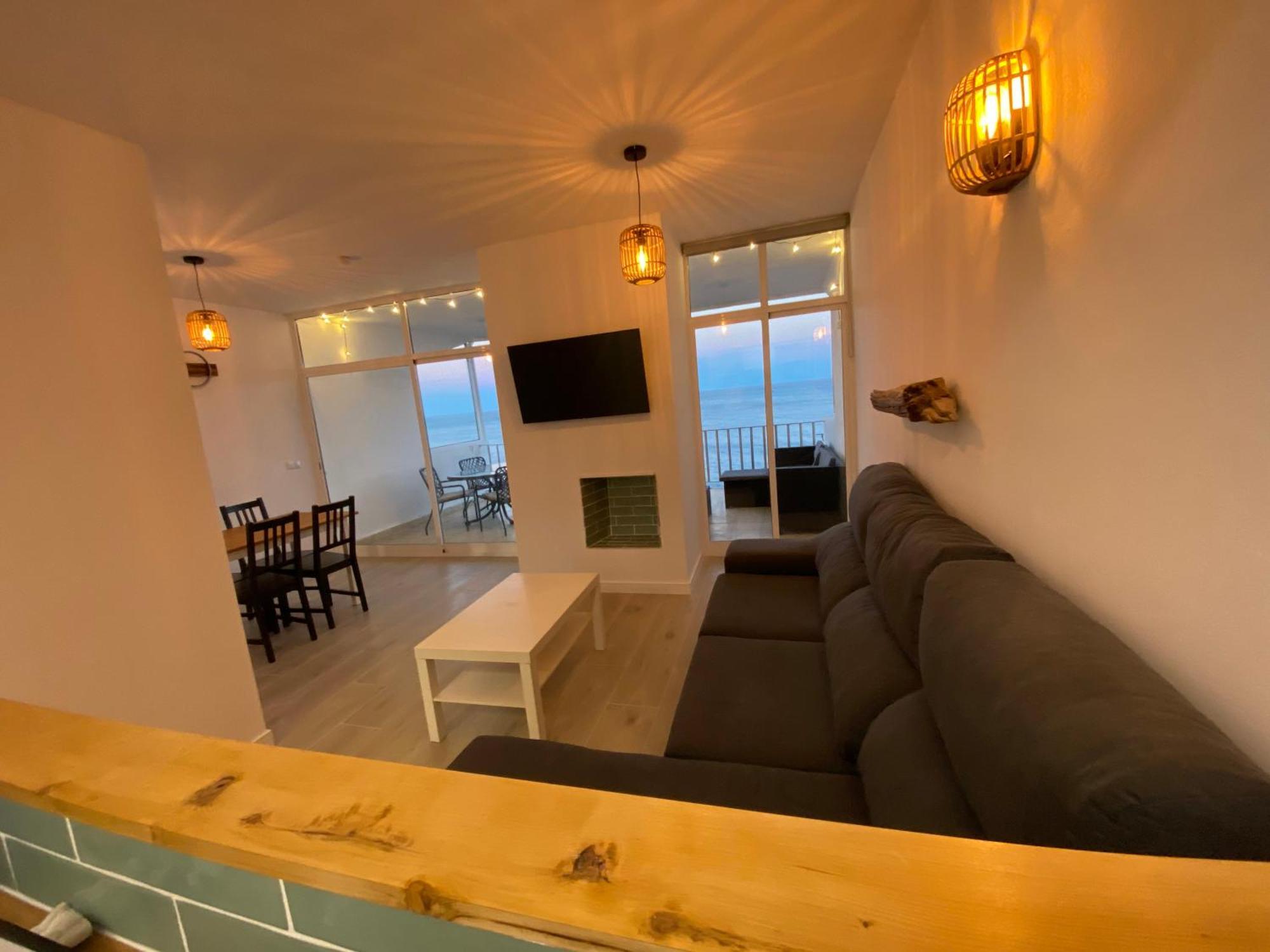 Apartamento Beachfront, Top Floor Corner 2-Bed, Estepona Paseo Exterior foto