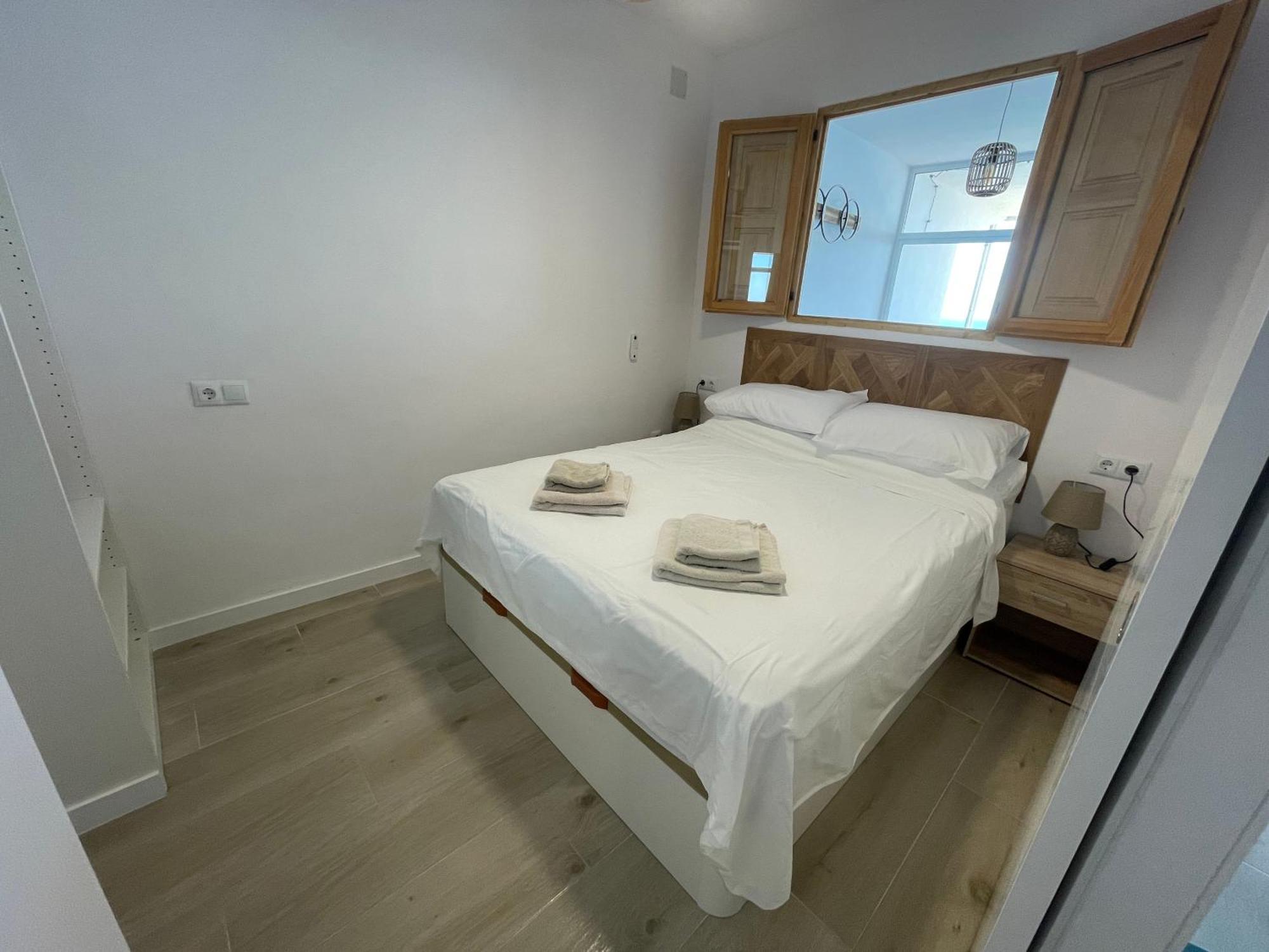Apartamento Beachfront, Top Floor Corner 2-Bed, Estepona Paseo Exterior foto